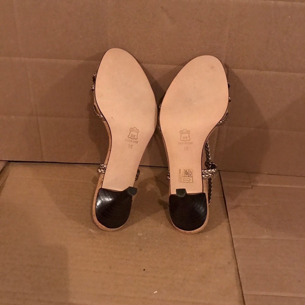 Sandals - Picture 3 of 4